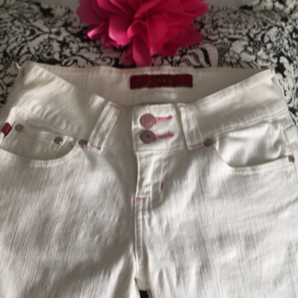 Cute white shorts